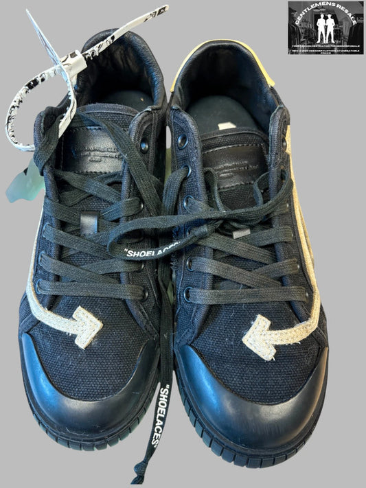 Off-White Trainers - PL384 - Gentlemens Resale