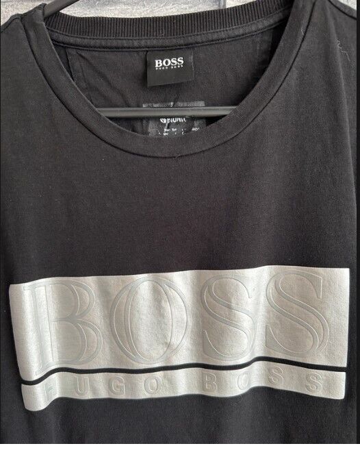 Pre-Loved Boss Hugo Boss T-Shirt - (PL342) - Gentlemens Resale