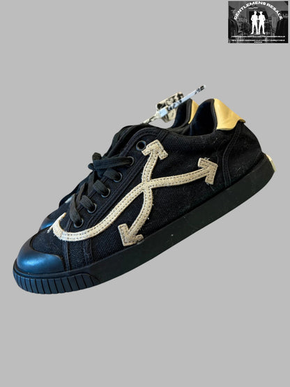 Off-White Trainers - PL384 - Gentlemens Resale