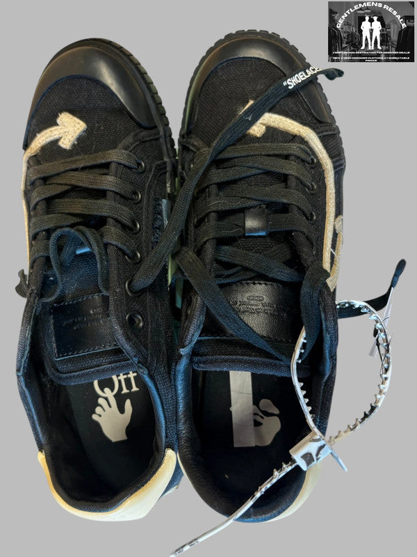 Off-White Trainers - PL384 - Gentlemens Resale