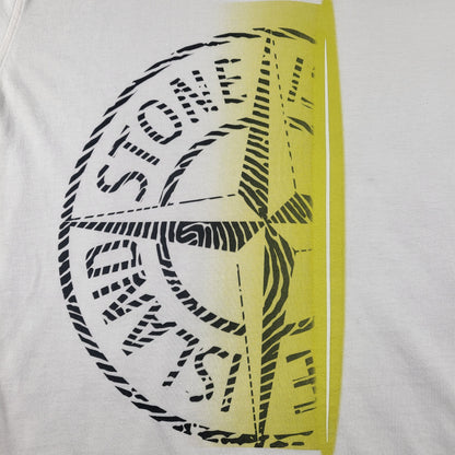 Stone Island T-Shirt ( half a Stone Island logo front) - Gentlemens Resale