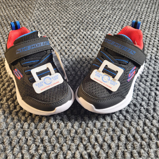 Skechers Lightweight Gore & Strap Trainers - Gentlemens Resale