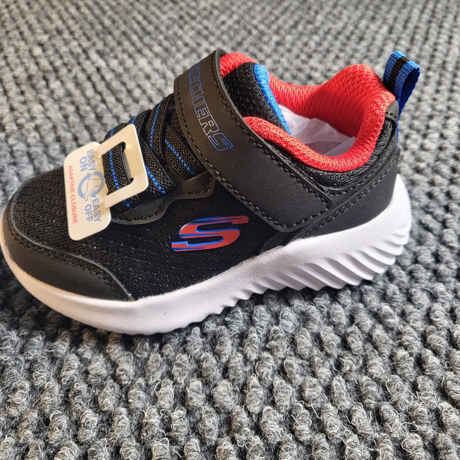Skechers Lightweight Gore & Strap Trainers - Gentlemens Resale