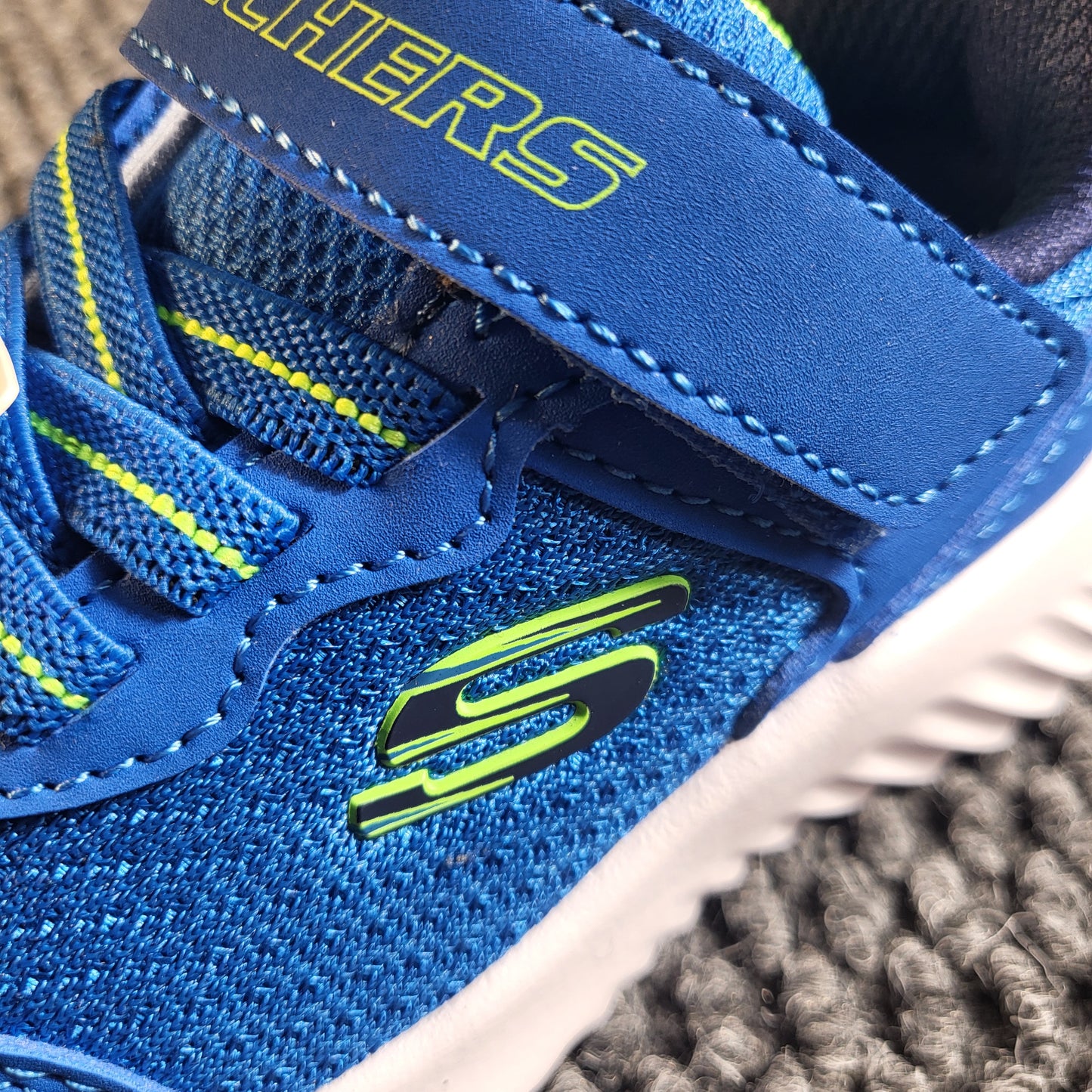 Skechers Lightweight Gore & Strap Trainers - Gentlemens Resale