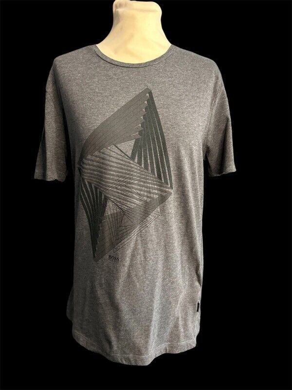 Pre-Loved - Hugo Boss Slim Fit T-Shirt with dark grey geometric design (PL324) - Gentlemens Resale