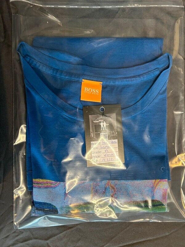 Pre-Loved - Hugo Boss T-Shirt - Blur Logo (PL322) - Gentlemens Resale