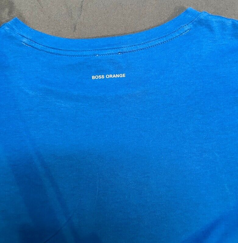 Pre-Loved - Hugo Boss T-Shirt - Blur Logo (PL322) - Gentlemens Resale